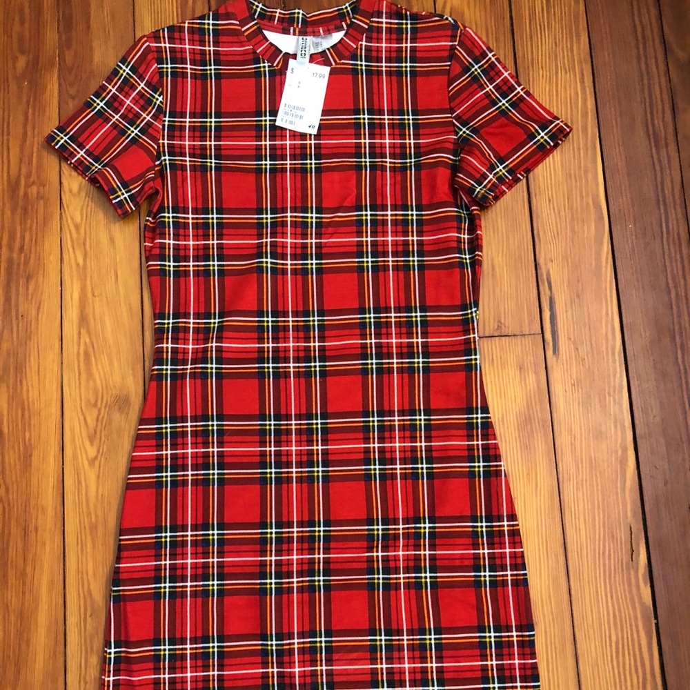 Slim fit, red plaid dress